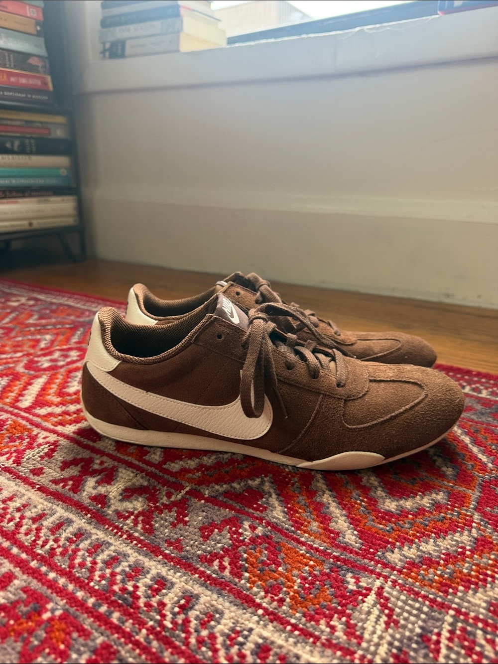 NIKE SPRINT SISTER IN BROWN SUEDE
